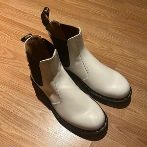 NWT dr Martens Unisex White boot